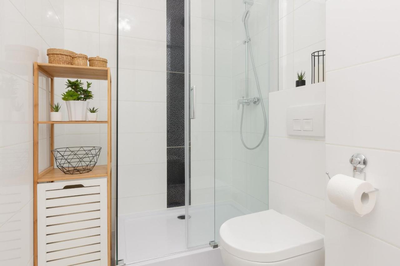 Cozy With Parking Bakalarska By Renters Apartament