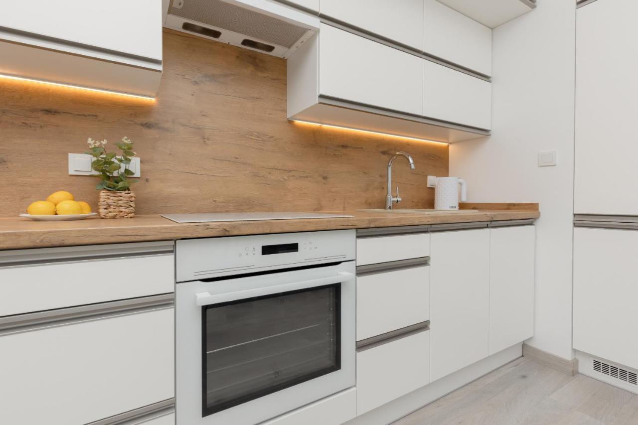 Cozy With Parking Bakalarska By Renters Apartament Warszawa